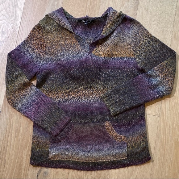 Long Sleeved Hoodie Sweater - Picture 3 of 8